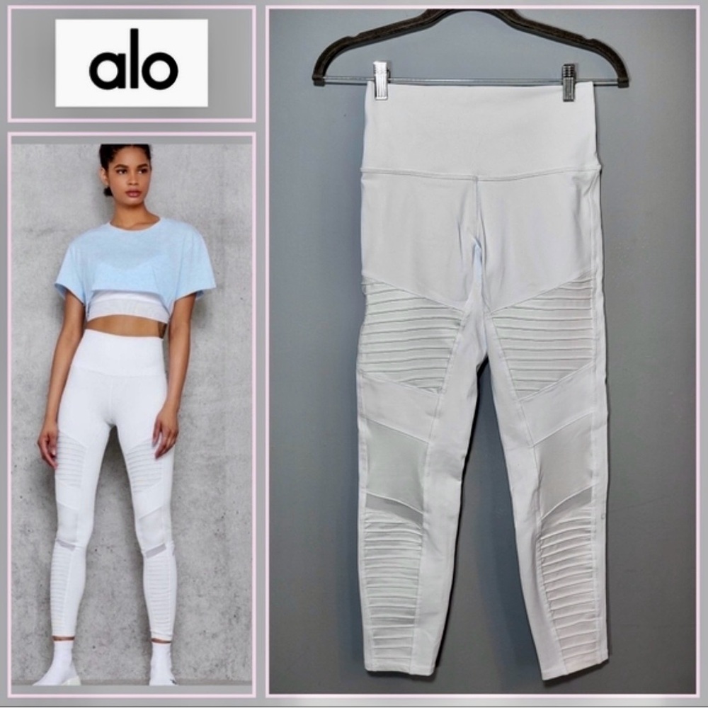 ALO Yoga Women's White Ribbed Leggings